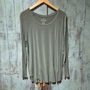 American Eagle Outfitters Olive Long Sleeve Tee